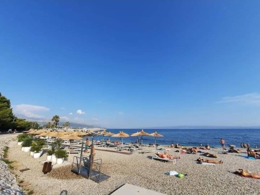 Bright And Colourful Apartment Luce -Sandy Beach Split Bagian luar foto