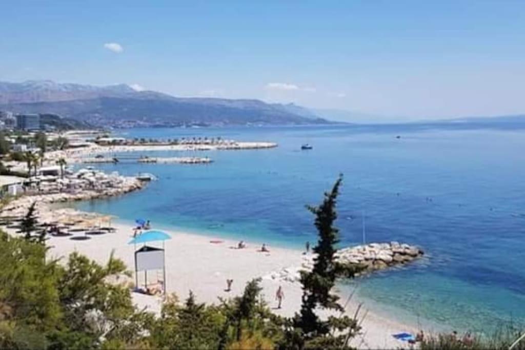 Bright And Colourful Apartment Luce -Sandy Beach Split Bagian luar foto