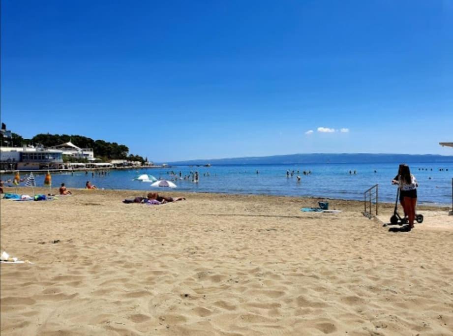 Bright And Colourful Apartment Luce -Sandy Beach Split Bagian luar foto