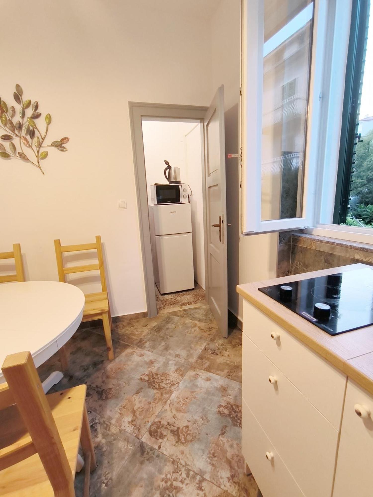 Bright And Colourful Apartment Luce -Sandy Beach Split Bagian luar foto