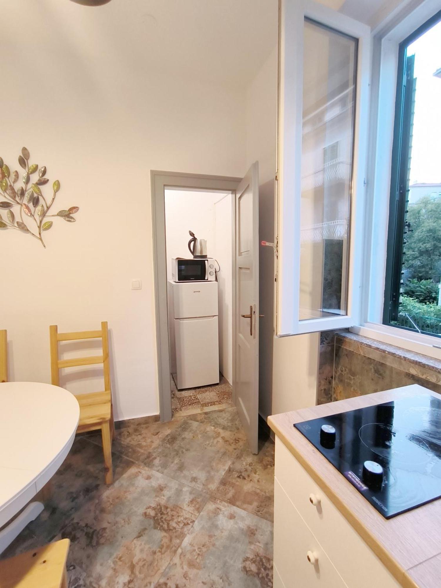 Bright And Colourful Apartment Luce -Sandy Beach Split Bagian luar foto