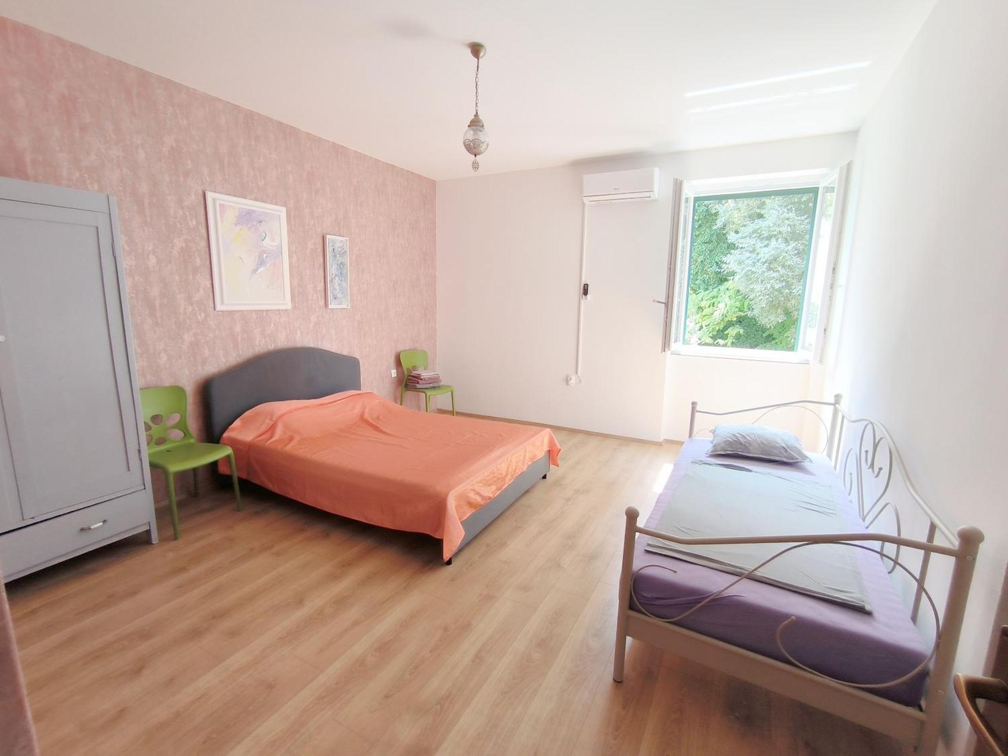 Bright And Colourful Apartment Luce -Sandy Beach Split Bagian luar foto