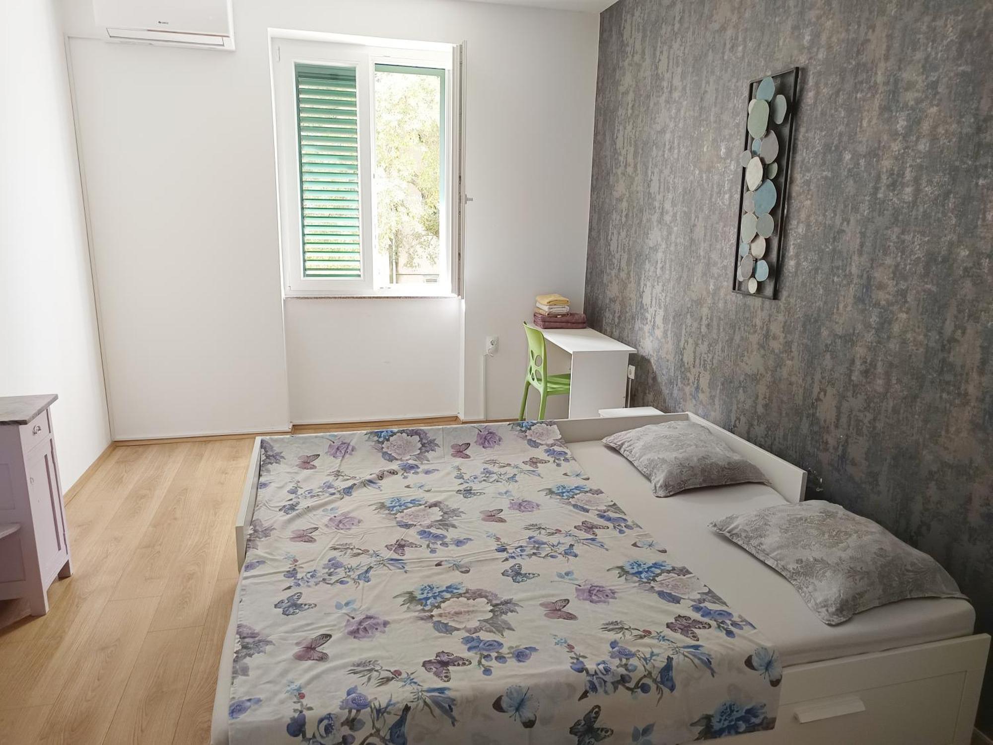 Bright And Colourful Apartment Luce -Sandy Beach Split Bagian luar foto