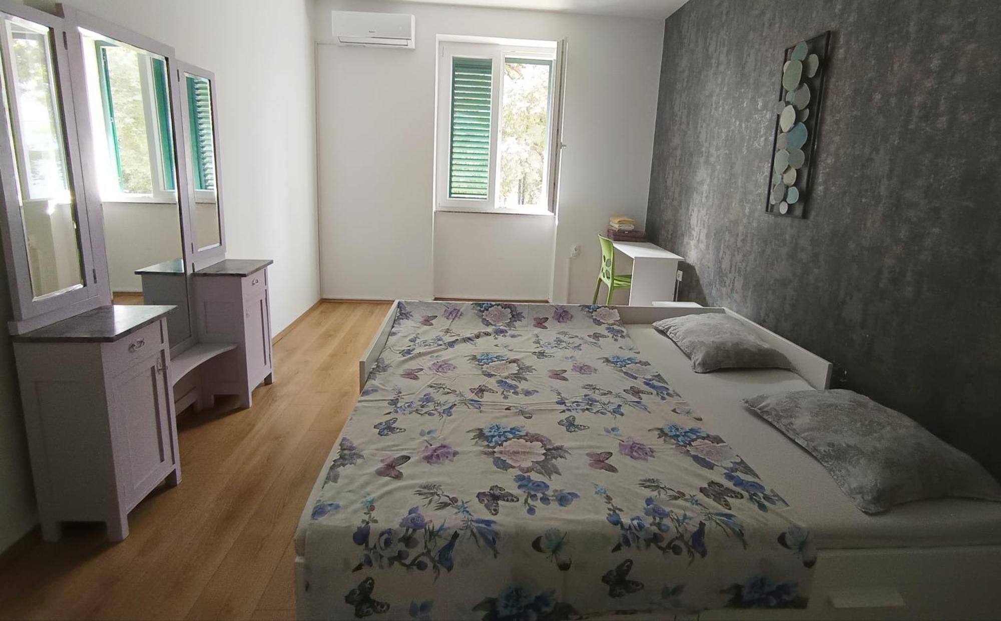 Bright And Colourful Apartment Luce -Sandy Beach Split Bagian luar foto